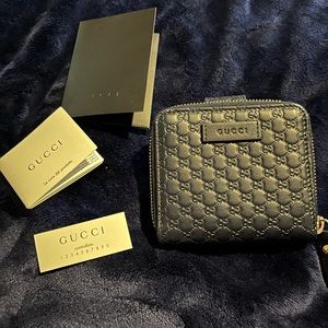 Authentic small navy blue Gucci wallet